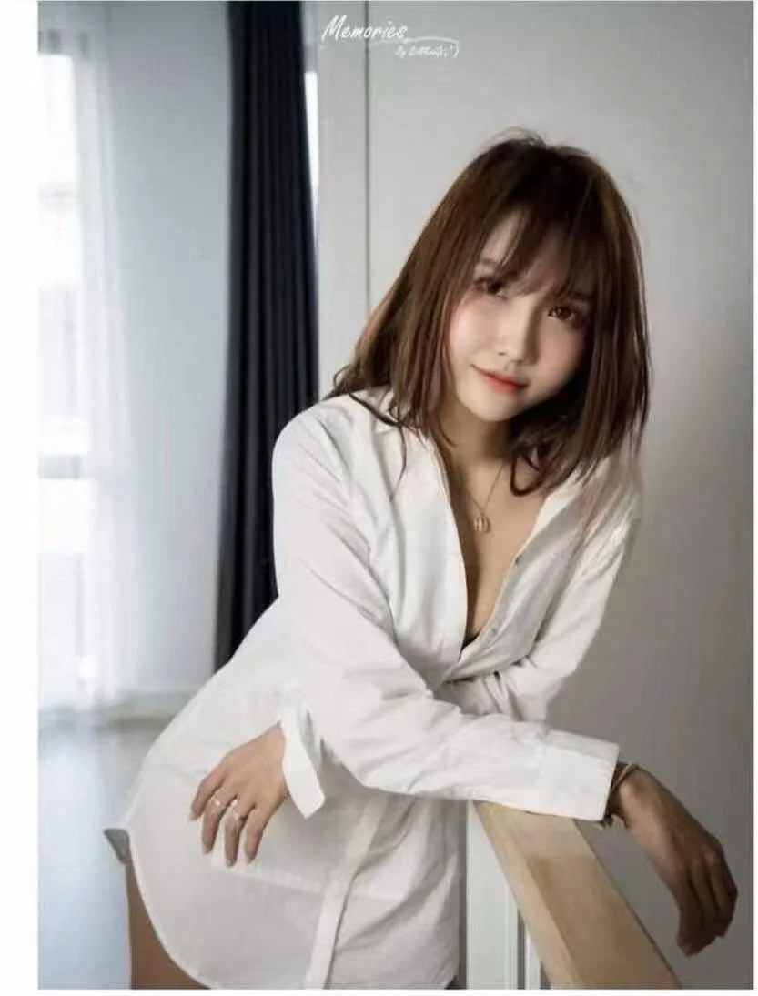 Vivi JB Escort Model