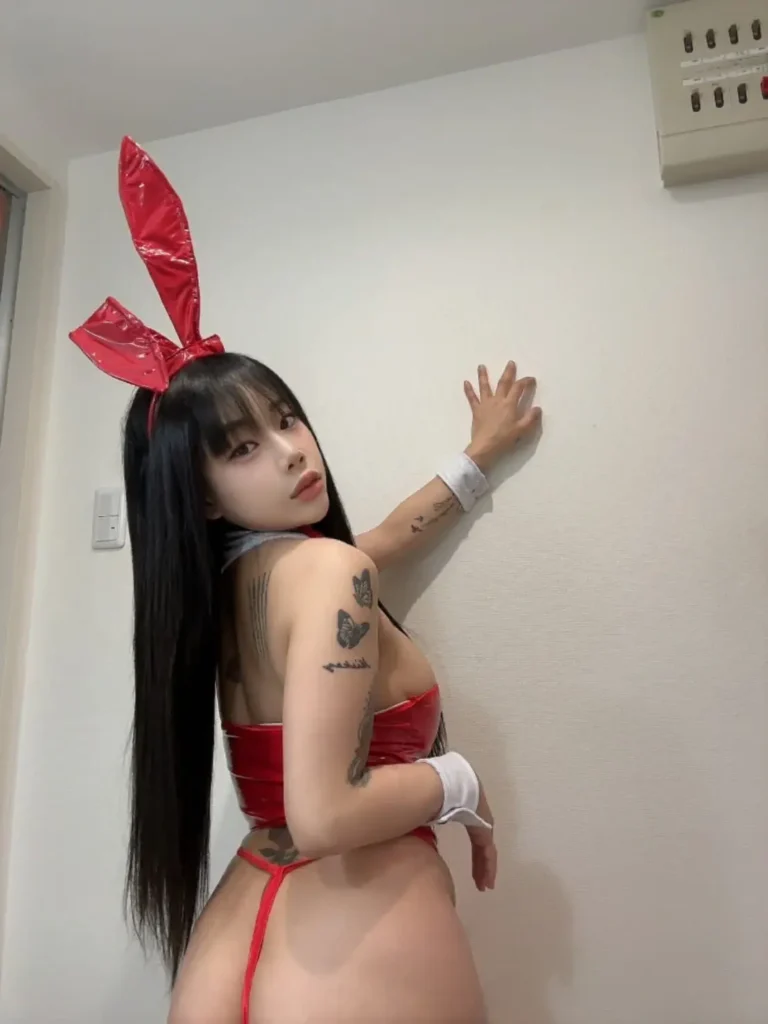 Minny JB Escort Model