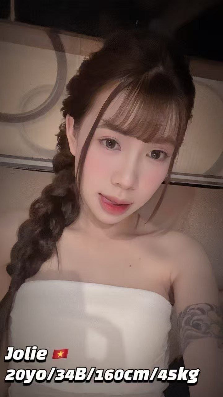 Jolie JB Escort Model